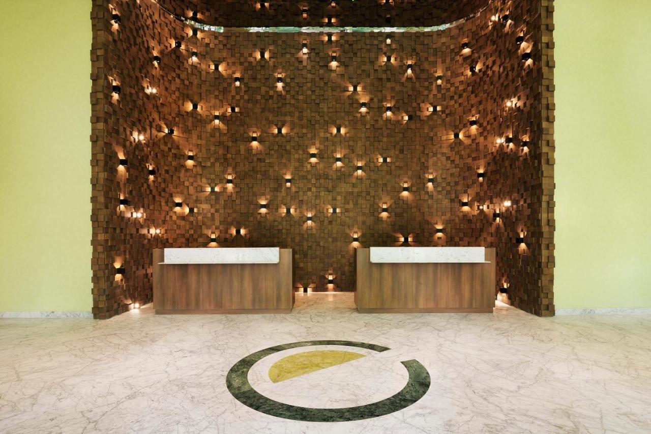 Element By Westin City Center Doha Bagian luar foto The reception area of the hotel