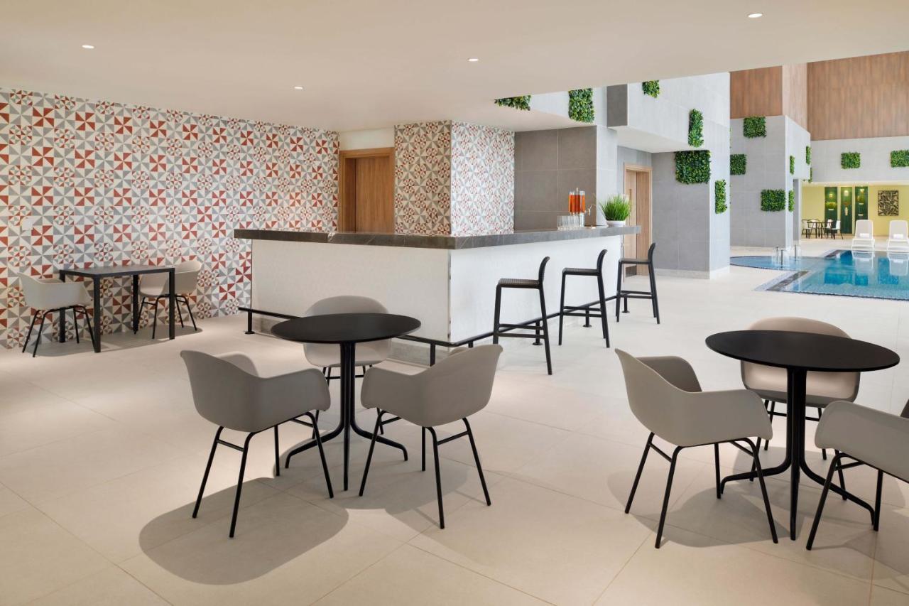 Element By Westin City Center Doha Bagian luar foto The interior of the new lounge